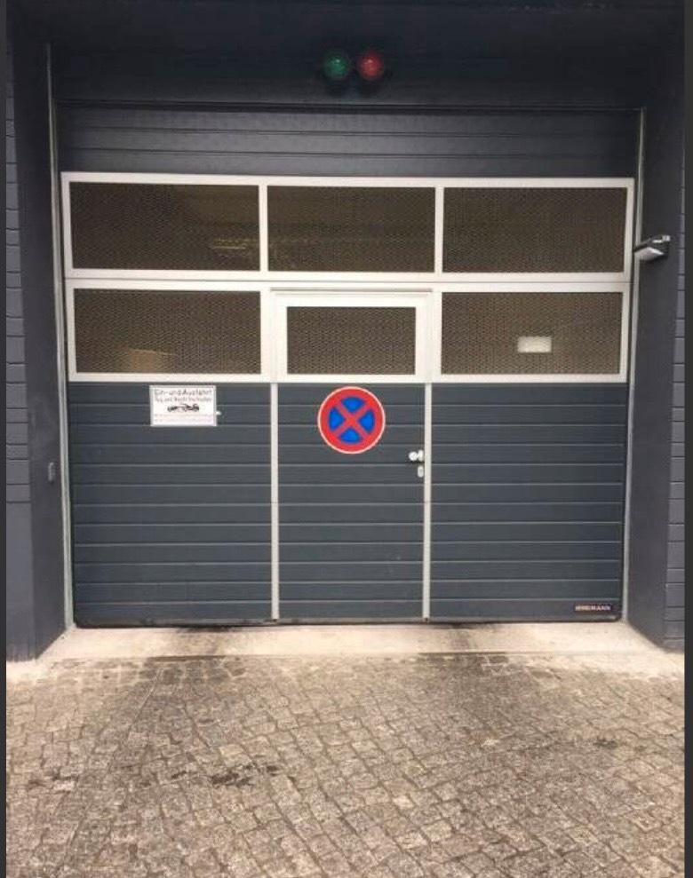 Estacionamiento en Charlottenburg, Germany No. 322932