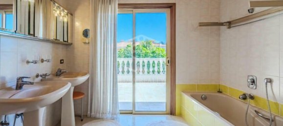 9 Schlafzimmer Villa in Arona, Spain, Nr. 16355 14