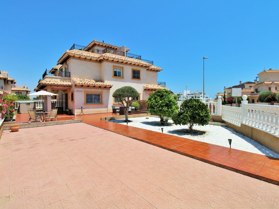 2 bedrooms Townhouse in La Zenia, Spain No. 190726
