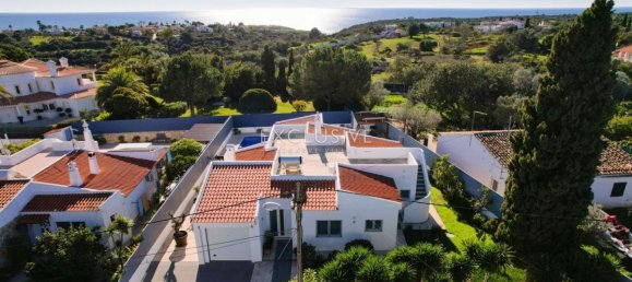 3 bedrooms Villa in Lagoa, Portugal No. 7620 10