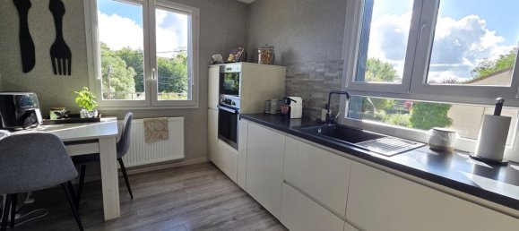 3 bedrooms House in Creuzier-le-Vieux, France No. 335294 8