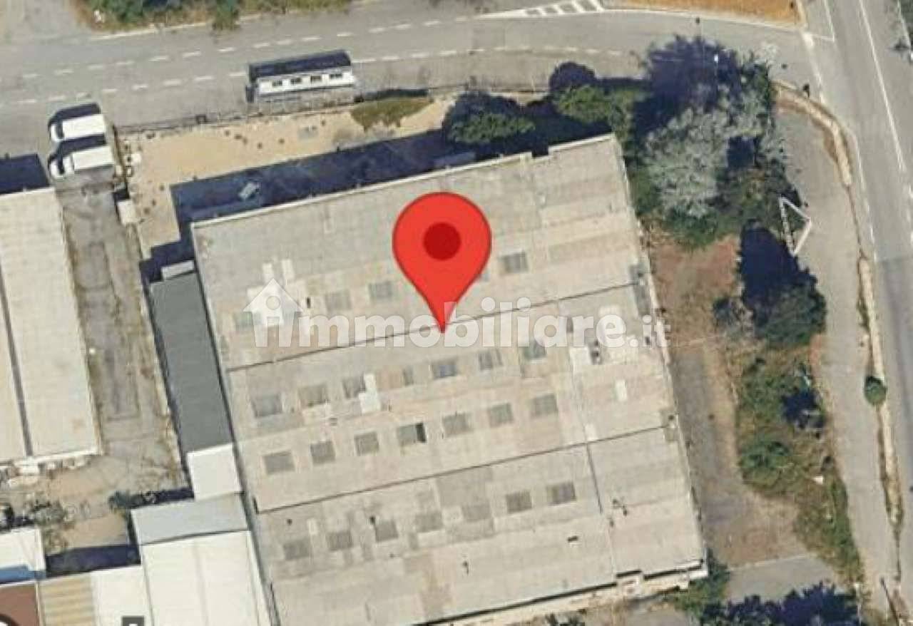 Armazém em Cassano Magnago, Italy 1920 m² N.º 285800