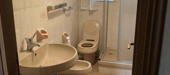 3-salle Appartement à Genoa, Italy No. 180657 5