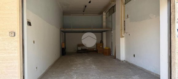 42m² Garage in Pescara, Italy No. 146902 13