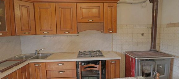 7 rooms House in Pontremoli, Italy No. 120563 8