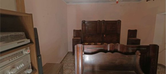 7 rooms House in Pontremoli, Italy No. 120563 20