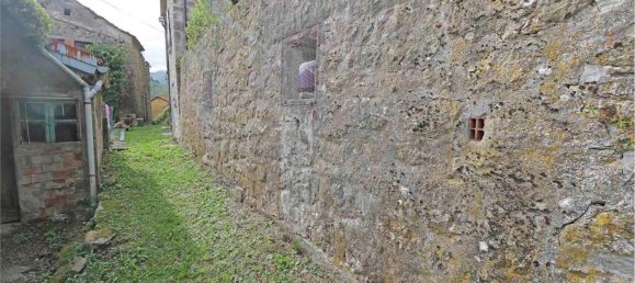 7 rooms House in Pontremoli, Italy No. 120563 18