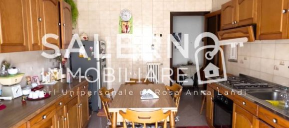 3 Schlafzimmer Wohnung in Salerno, Italy, Nr. 292355 10