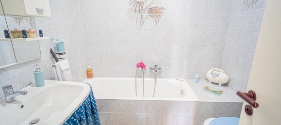 4 rooms Apartment in Bari, Italy No. 20284 10