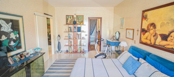 4 rooms Apartment in Bari, Italy No. 20284 7