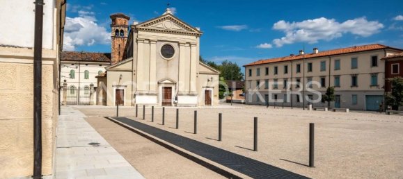 6 rooms Apartment in Vittorio Veneto, Italy No. 258467 3