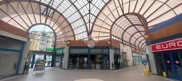 Коммерческая недвижимость 70м² в Брешиа, Италия № 163524 8