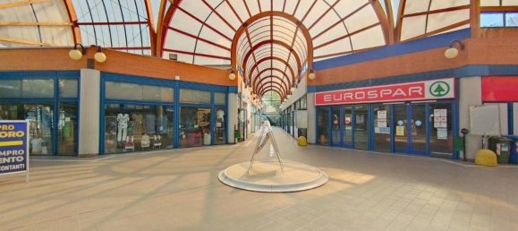 Коммерческая недвижимость 70м² в Брешиа, Италия № 163524 2