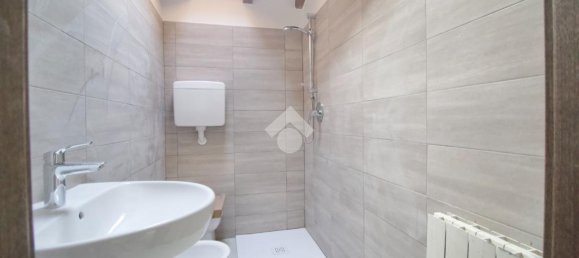 Квартира с 3 комнатами в Реджо Эмилия, Италия № 2447 35