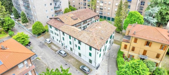 Квартира с 3 комнатами в Реджо Эмилия, Италия № 2447 46