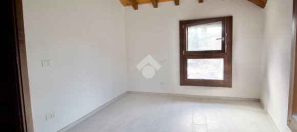 Квартира с 3 комнатами в Реджо Эмилия, Италия № 2447 15