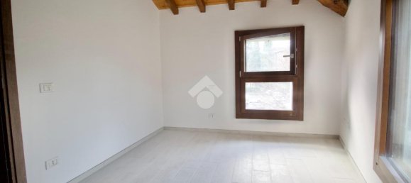 Квартира с 3 комнатами в Реджо Эмилия, Италия № 2447 18