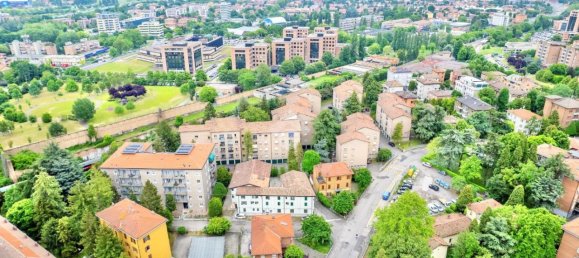 Квартира с 3 комнатами в Реджо Эмилия, Италия № 2447 45