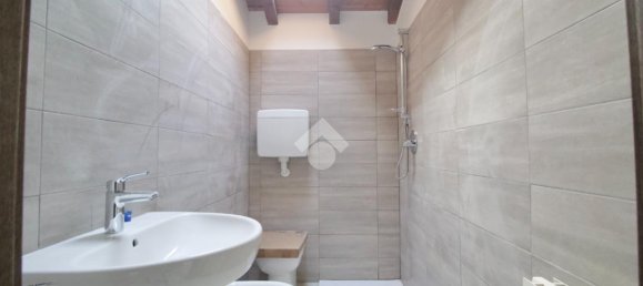 Квартира с 3 комнатами в Реджо Эмилия, Италия № 2447 34