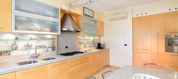 3 غرف نوم شقة في Seregno, Italy رقم 345668 17