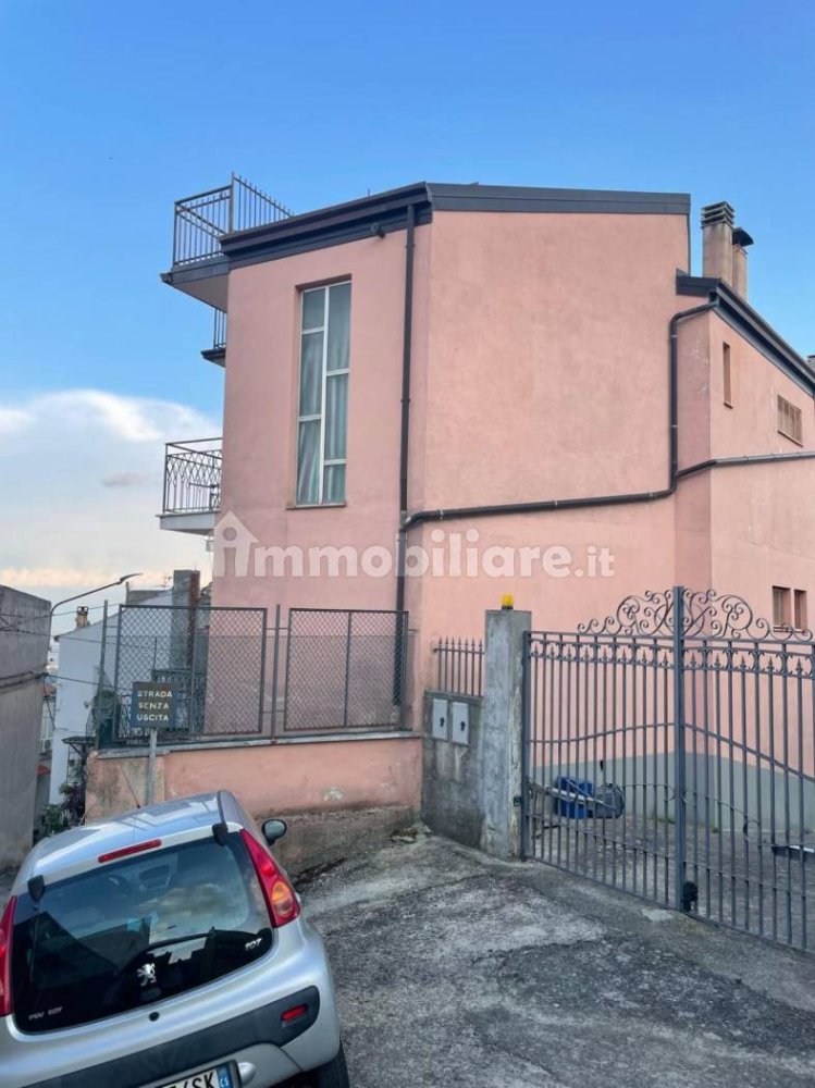 Edificio de 4 habitaciónes en Saracena, Italy No. 339378