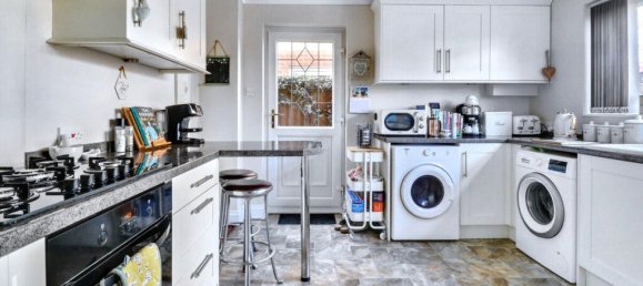 4 bedrooms House in Orsett, United Kingdom No. 4964 8