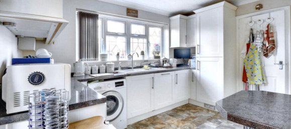 4 bedrooms House in Orsett, United Kingdom No. 4964 9