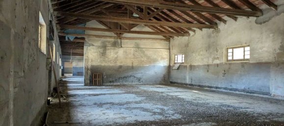 Дом с 25 комнатами в Трино, Италия № 145213 6