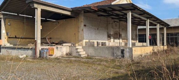 Дом с 25 комнатами в Трино, Италия № 145213 10