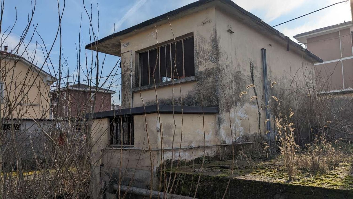 Дом с 25 комнатами в Трино, Италия № 145213