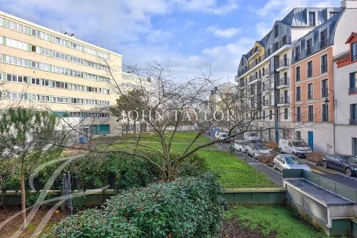 2غرفة شقة في Puteaux, France رقم 118380