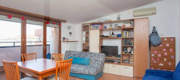 Studio in Milan, Italy No. 241662 3