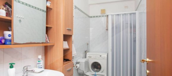 Studio in Milan, Italy No. 241662 8