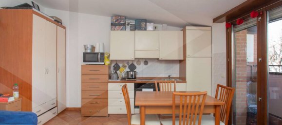 Studio in Milan, Italy No. 241662 4