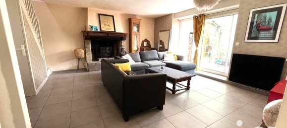 Casa de 4 habitaciónes en La Ville-es-Nonais, France No. 323911 4