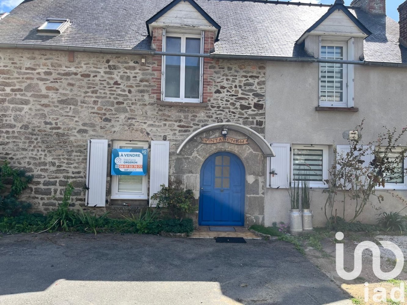 Casa de 4 habitaciónes en La Ville-es-Nonais, France No. 323911