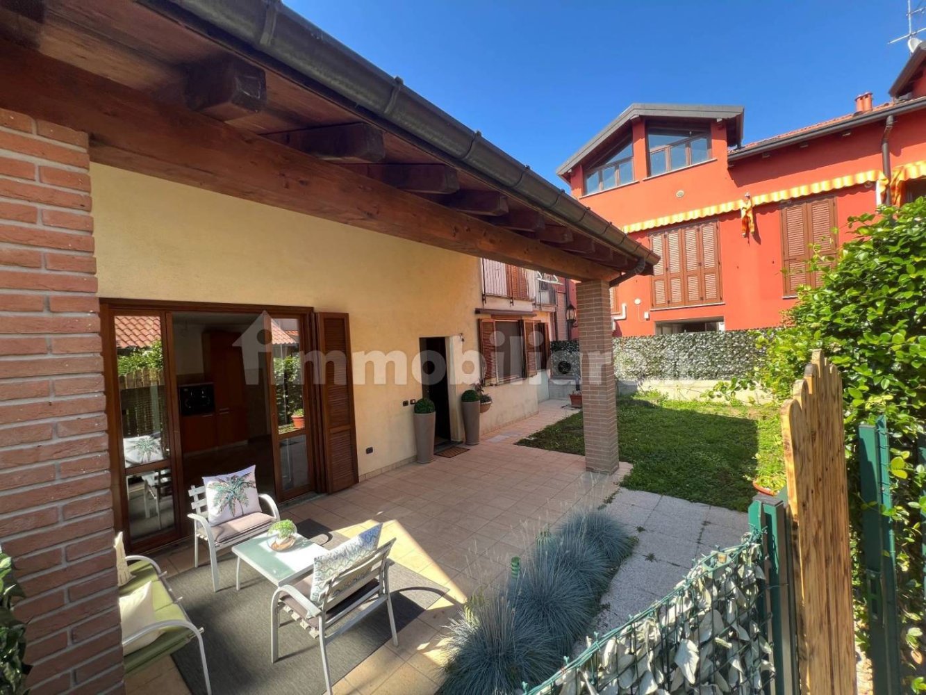 1 bedroom Apartment in Binago, Italy No. 293903