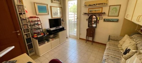 3 bedrooms Apartment in Rome, Italy No. 253001 7