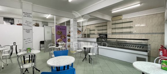 Gewerbliche Immobilie in Almada, Portugal 90m², Nr. 86723 7