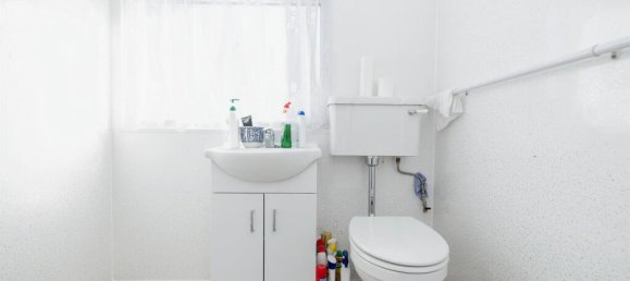 4 غرف نوم منزل في Watford, United Kingdom رقم 6037 9