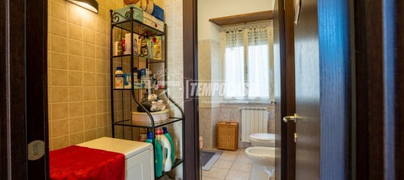 4-salle Appartement à Viterbo, Italy No. 68879 16