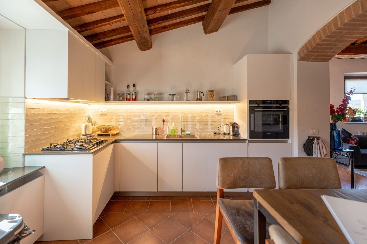 8 rooms Apartment in Umbertide, Italy No. 44602