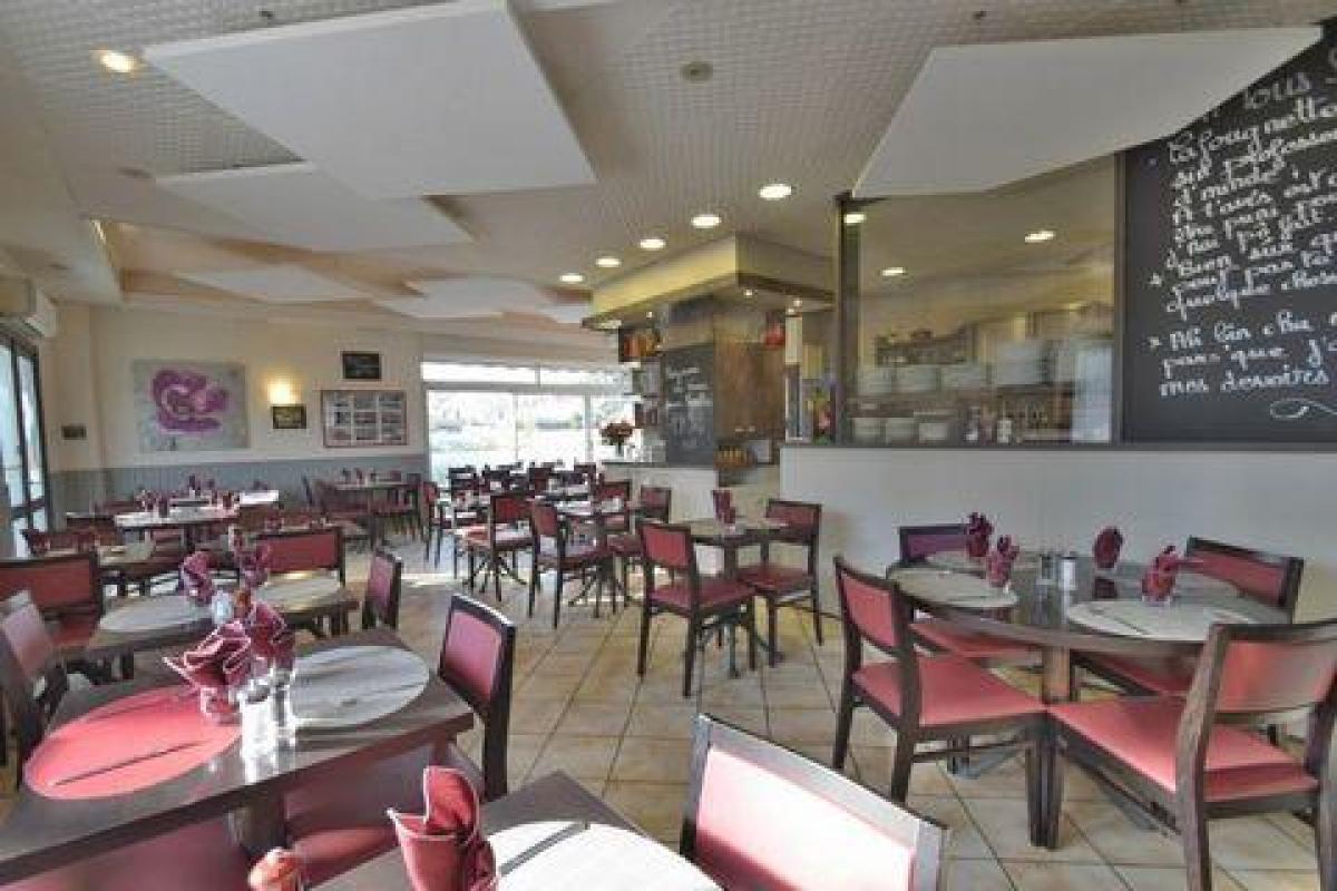  مكتب في Dijon, France 225متر مربع رقم 17849