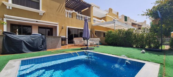 Moradia em banda T3 em Al Hamra Village, UAE N.º 106880 3