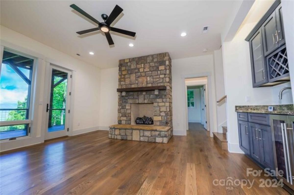 3 bedrooms House in Waynesville, USA No. 383644