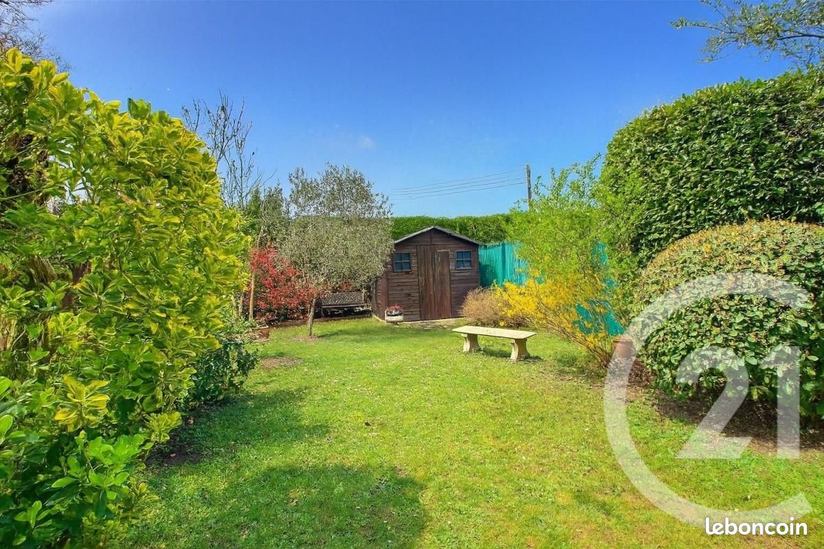 Casa de 3 dormitorios en Merignac, France No. 317395