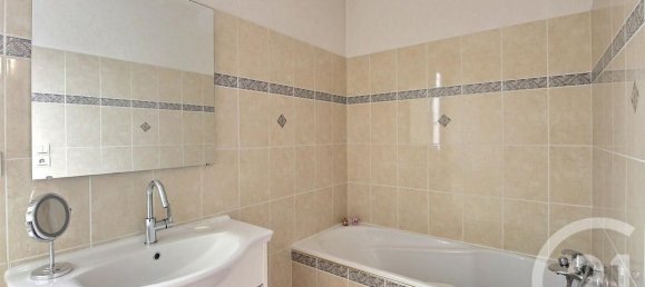 Casa de 3 dormitorios en Merignac, France No. 317395 9