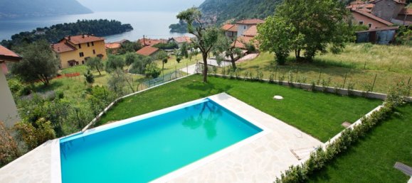 Villa de 5 dormitorios en Tremezzina, Italy No. 53440 2