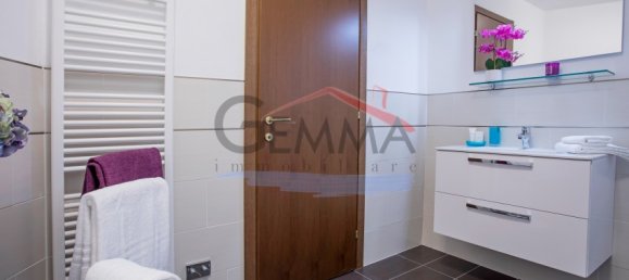 Villa de 5 dormitorios en Tremezzina, Italy No. 53440 43