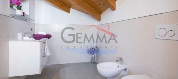 Villa de 5 dormitorios en Tremezzina, Italy No. 53440 44